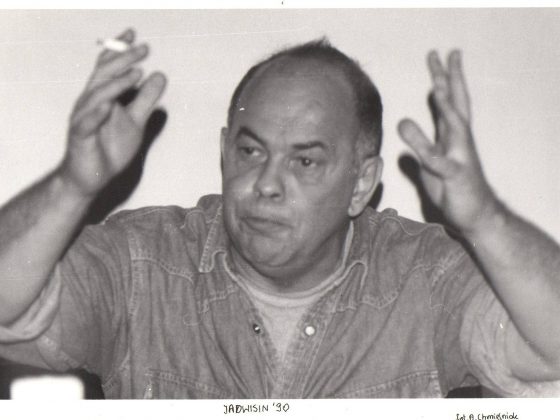 Jacek Kuroń wykłada na obozie w Jadwisinie, 1990