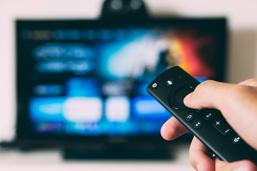 ciekawość dziecka można wspierać nawet przed tv